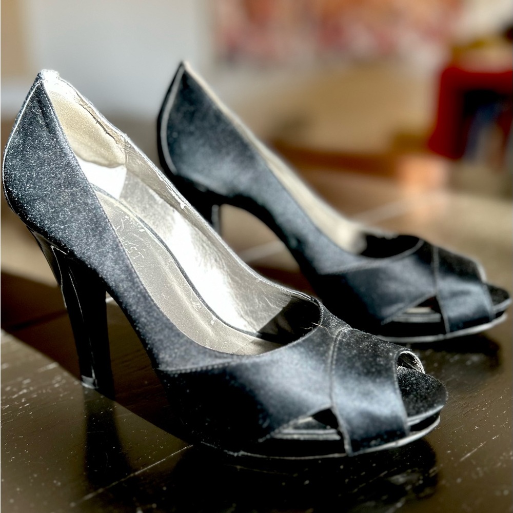 Nine West Satin Heels size 5.5